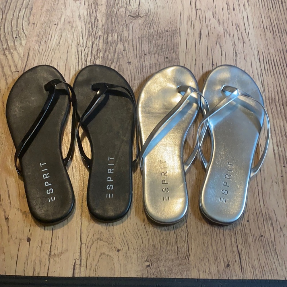 2 pair Esprit Flip Flops